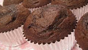 Chocoladecake met limoenmascarpone en vers fruit