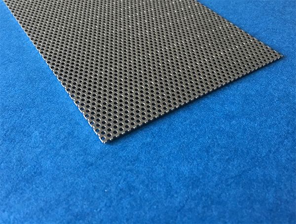 Geperforeerde Plaat 1 X 1.000 X 2.000 MmDX51D Z275 Sendzimir Verzinkt Gaten Rond 5 Mm 2505
