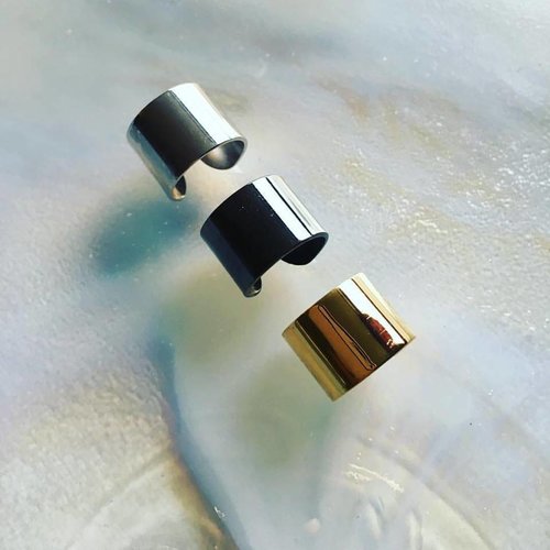 Dutch Basics Ear cuffs stacking Dutch Basics Ear cuffs stacking