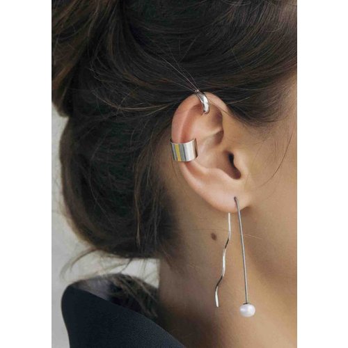 Dutch Basics Pearl Drop Wave Earring - Silver Dutch Basics Pearl Drop Wave Earring - Silver
