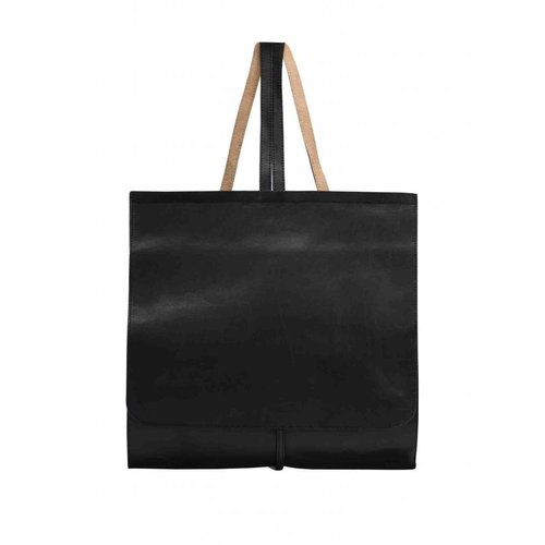 Dutch Basics Minimal Leather Backpack - Black Dutch Basics Minimal Leather Backpack - Black