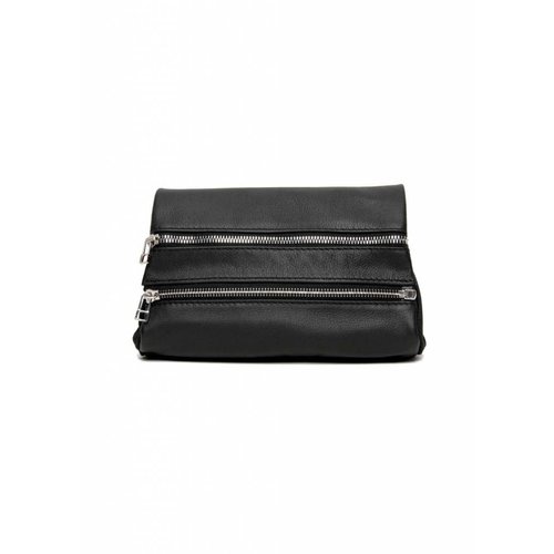 Dutch Basics Leather Zipper Clutch - Black Dutch Basics Leather Zipper Clutch - Black