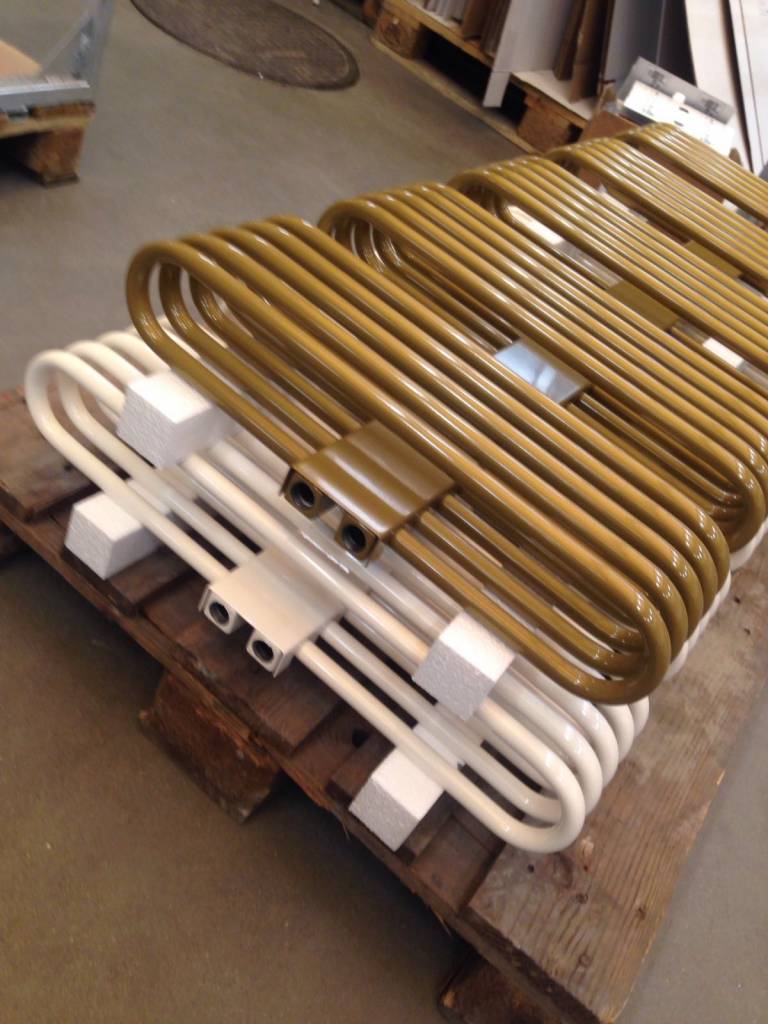 ... HOTHOT Radiator in pearl gold colour RAL 1036 ...