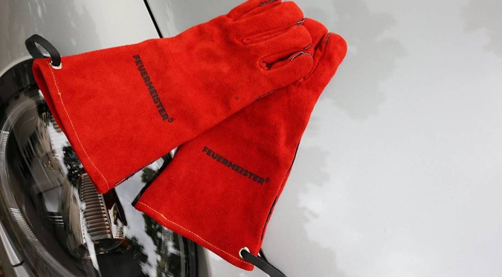 Neu und exklusiv bei KLAUWE: Feuermeister Grillhandschuhe