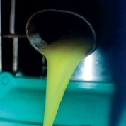 Olijven geperst naar olijfolie