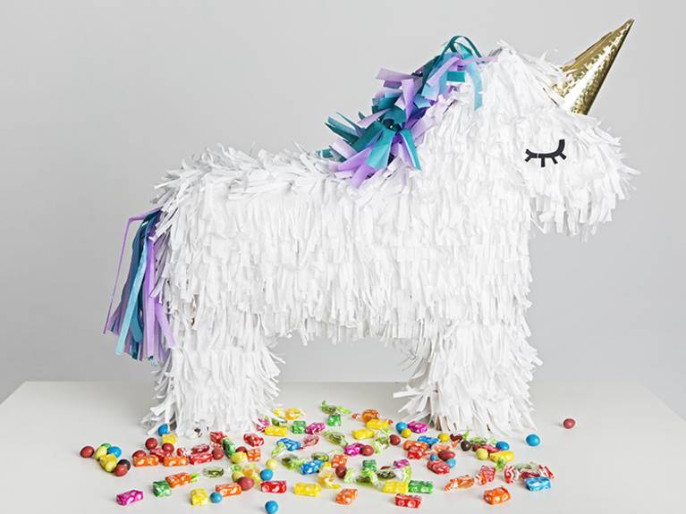 EINHORN-PIÑATA Basteln