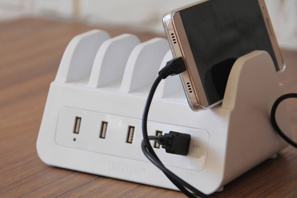 Immer Up-To-Date - USB Charging Dock Station mit 5 USB Anschlüssen