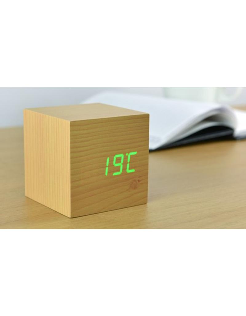 Click clock cube beukenhout met groene led zilte.nl zilte.nl