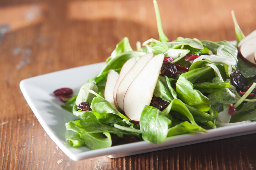 Cranberry salade met peer en jonge spinazie