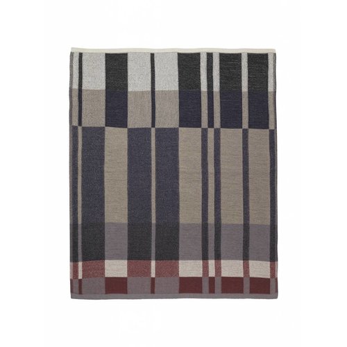 ferm LIVING Medley Knit Blanket - Dark Blue ferm LIVING Medley Knit Blanket - Dark Blue