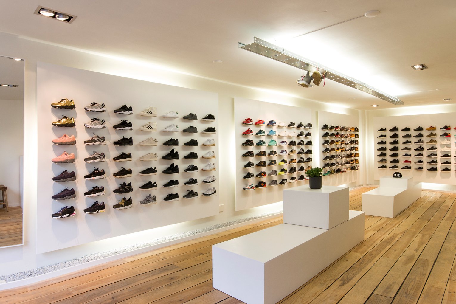 sneaker store amsterdam