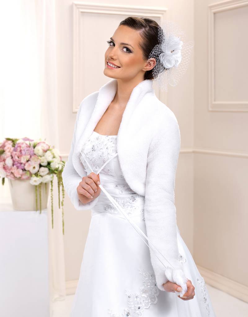 braut jacke winter warme brautjacke winter brautbolero aus fellimitat in wei 223 braut jacke winter warme brautjacke winter brautbolero aus fellimitat in wei 223
