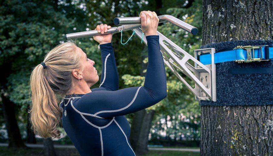 Die ultimativen Top 5 Tipps, um Klimmzüge als Frau zu trainieren!
