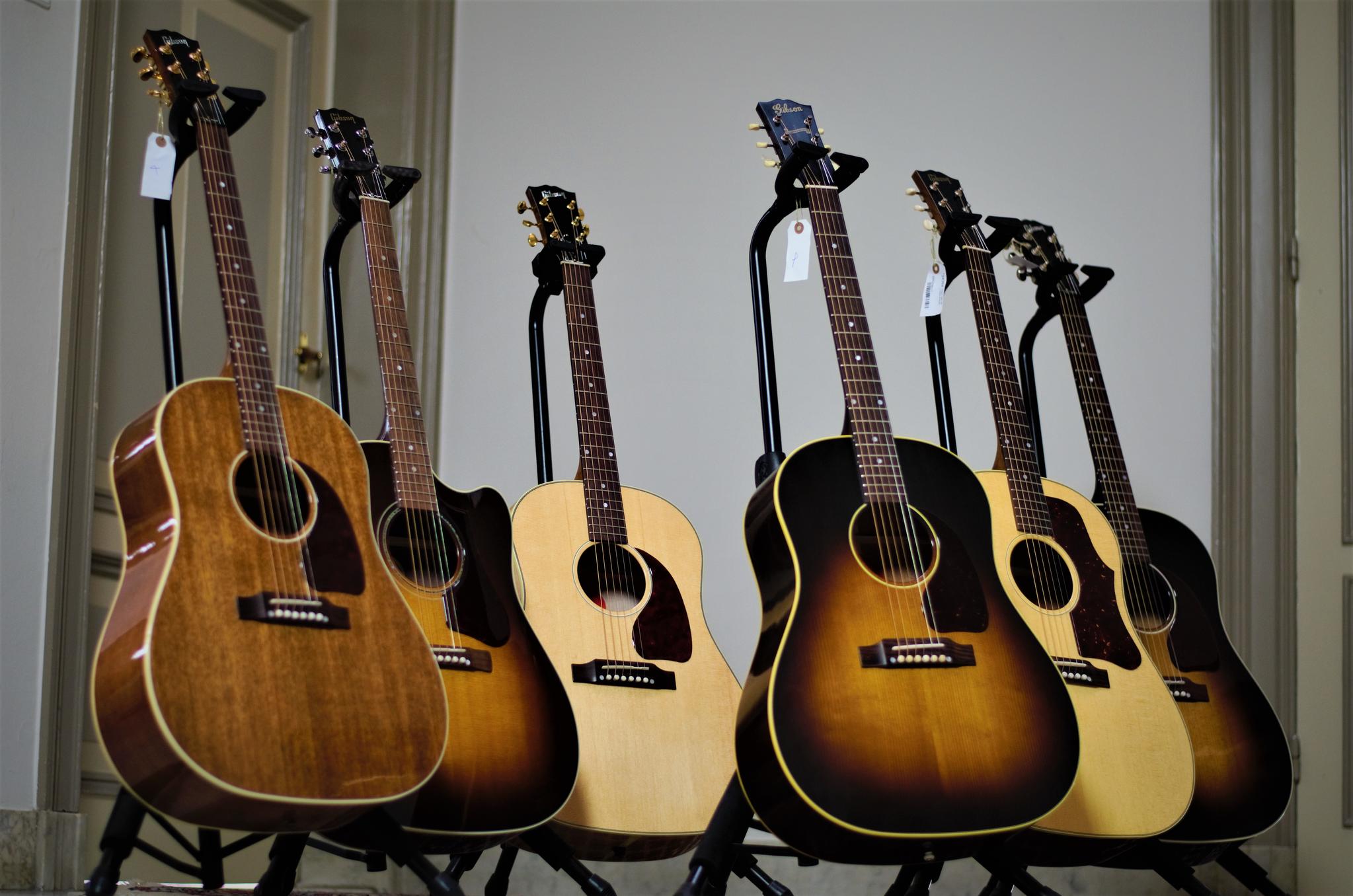 antique flamenco guitar identification