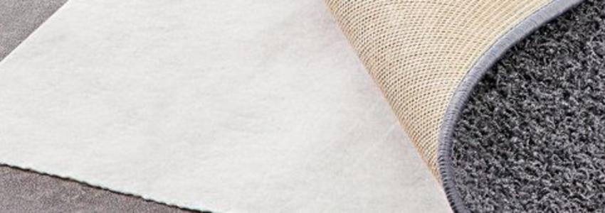 Wat zijn de voordelen van een antislip onderkleed?