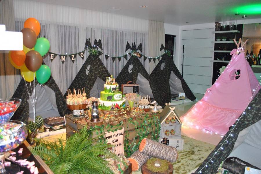 ENZO’S CAMPING – 8 JAAR