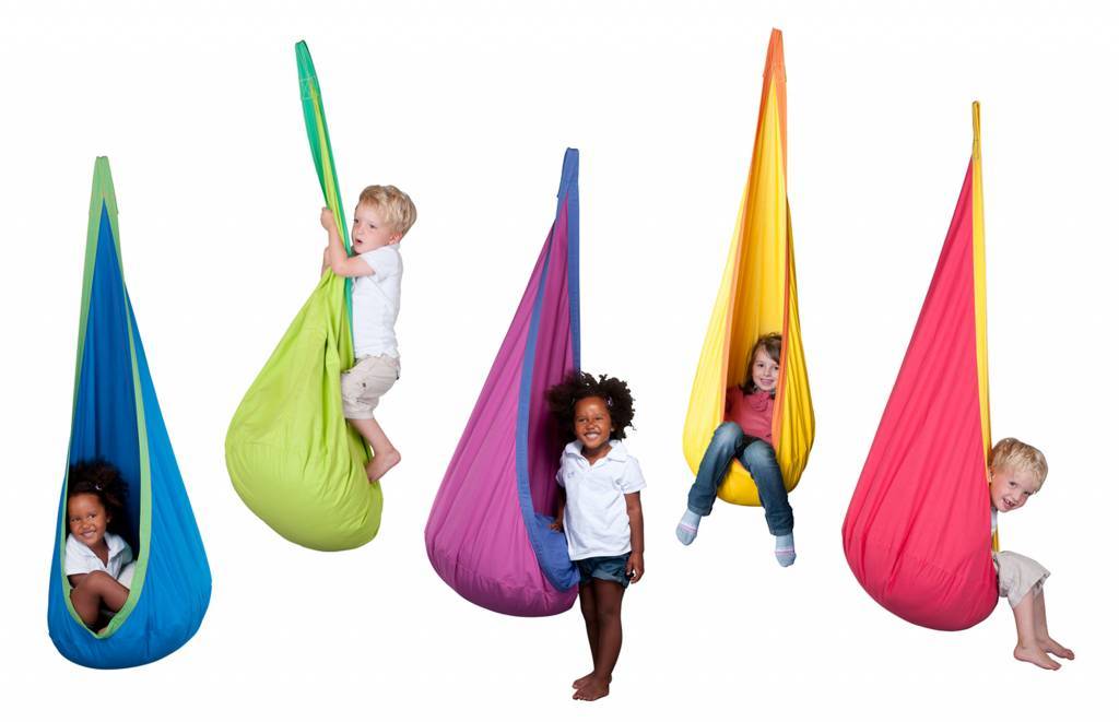 Hangstoel Joki: kleurrijk kraaiennest voor kinderen!