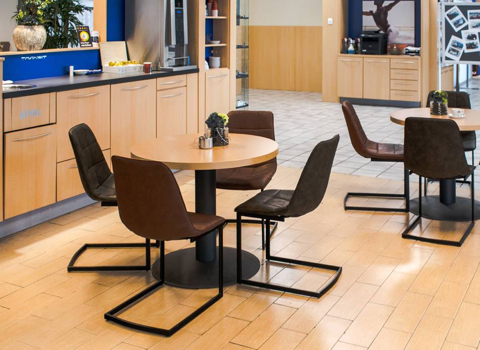 Inrichting showroom Ford garage Coevorden & Hardenberg