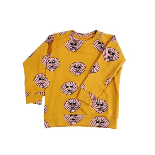 Hugo Loves Tiki Sweatshirt Gold Seashells Hugo Loves Tiki Sweatshirt Gold Seashells