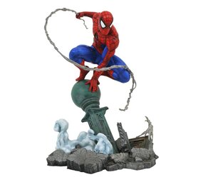 DIAMOND SELECT TOYS Marvel Comic Gallery: Spider-Man Lamppost PVC Statue