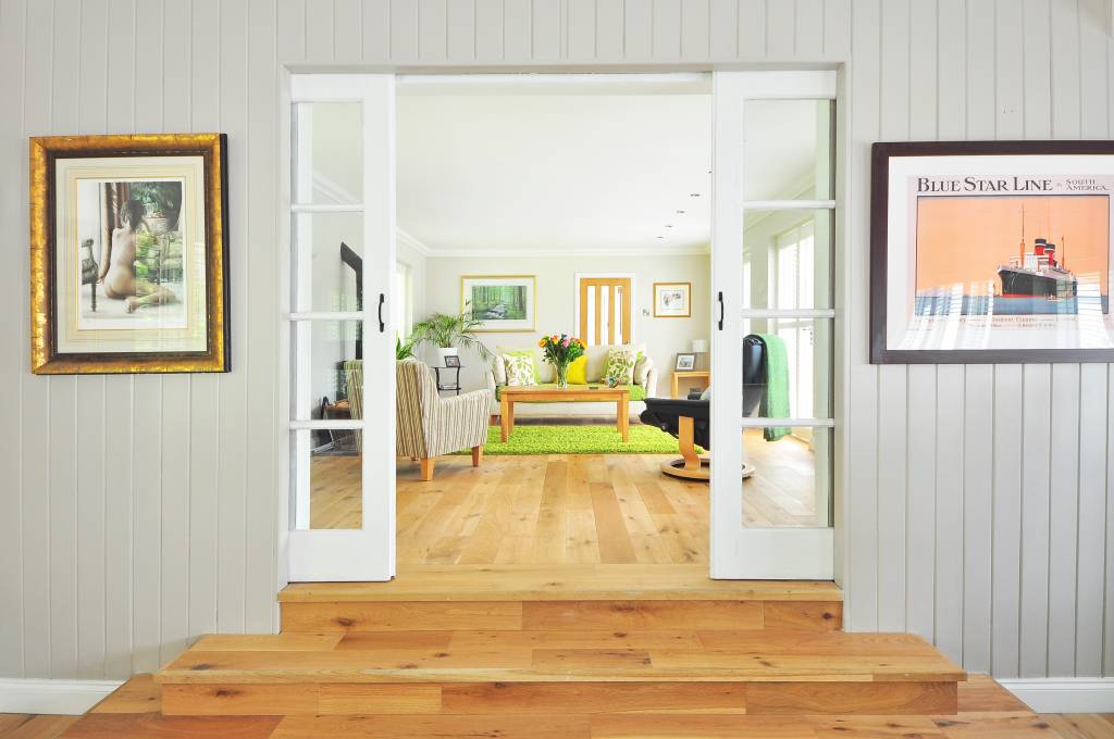 Wohnzimmer Einrichtung - Sofa, Couch, Lowboard, TV Tisch