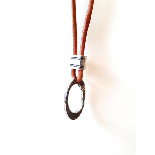 PJH Leren Fluitkoord 4 mm met musketon PJH Leren Fluitkoord 4 mm met musketon
