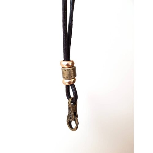 PJH Leren Fluitkoord 3 mm met musketon PJH Leren Fluitkoord 3 mm met musketon