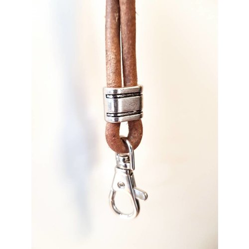 PJH Leren Fluitkoord 5 mm met musketon PJH Leren Fluitkoord 5 mm met musketon