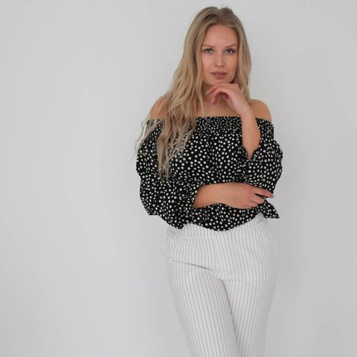 Simoni Off shoulder middle dots blouse Simoni Off shoulder middle dots blouse