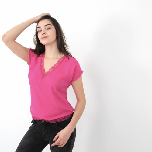 Mimo Madame lace t-shirt Mimo Madame lace t-shirt