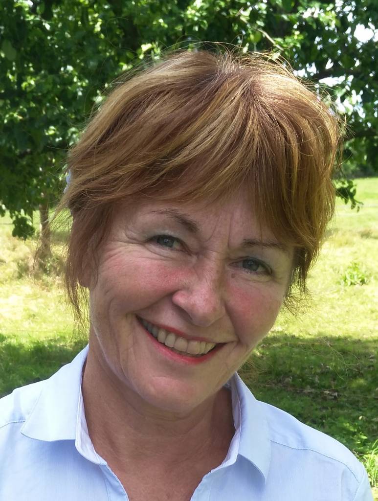 Eerste exemplaar Belevingsgerichte zorg aan huis aan Wieteke van Dort