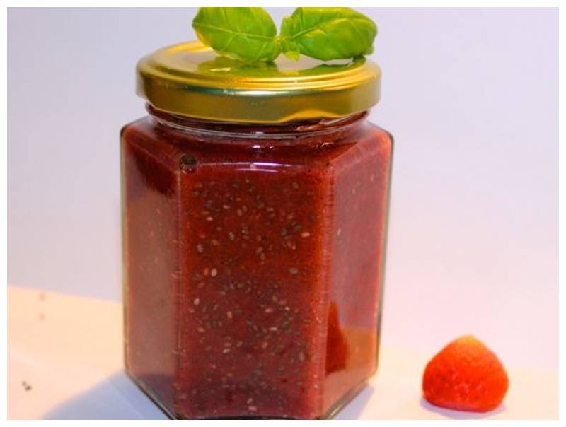 Greensweet Stevia Strawberries chia spread.jpg