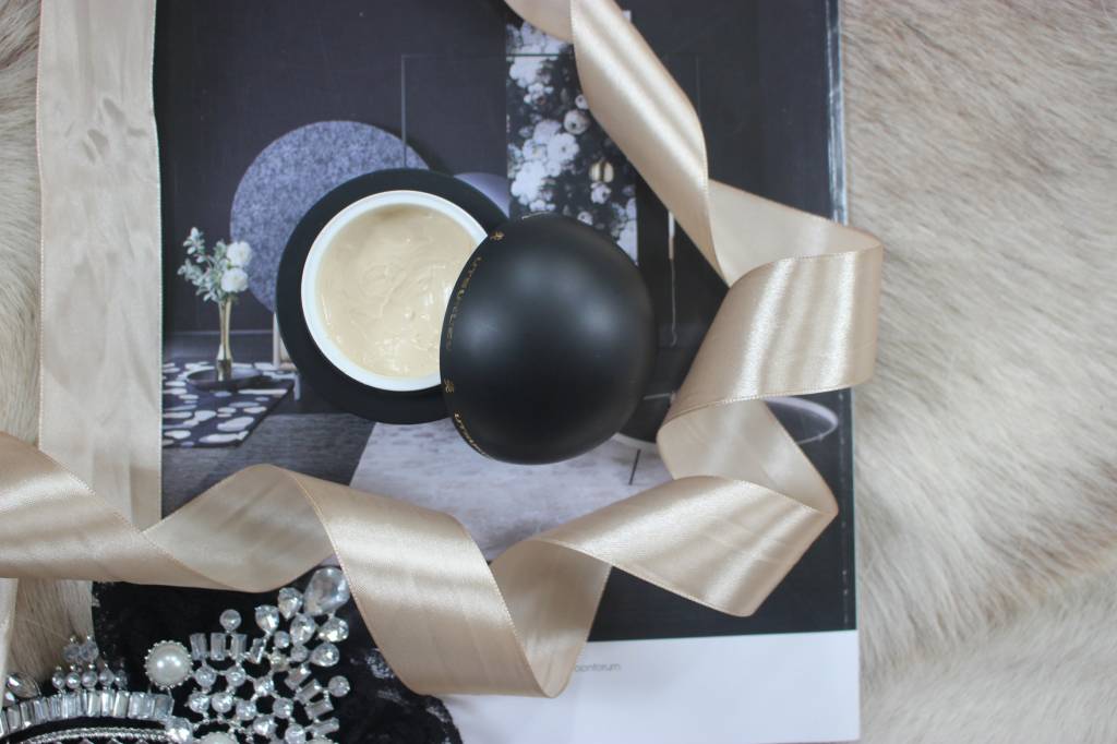 Utsukusy Sirtuina’s Bisohujo Facial Cream