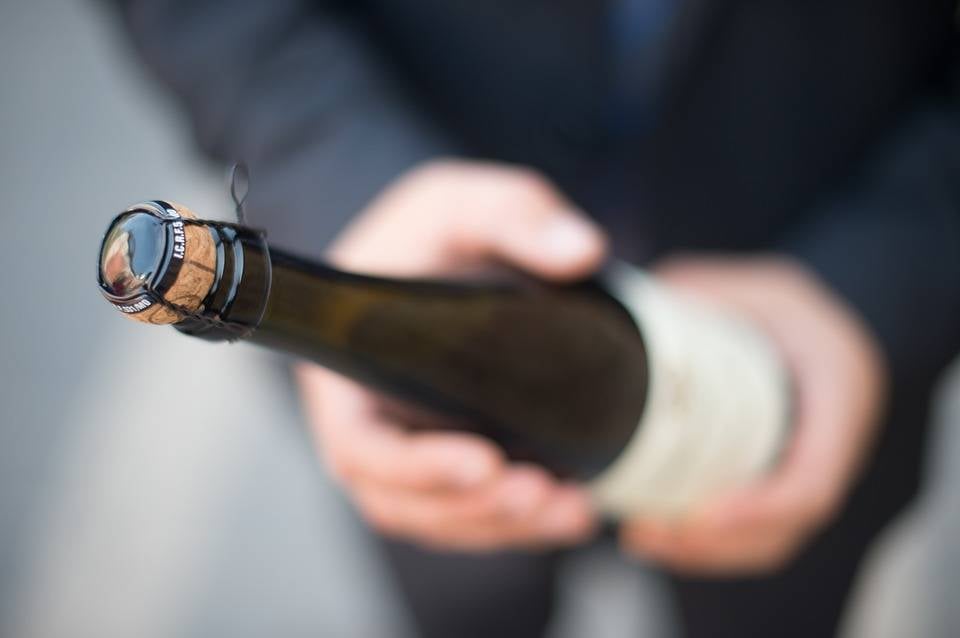 Wat is het verschil tussen champagne en mousserende wijnen?