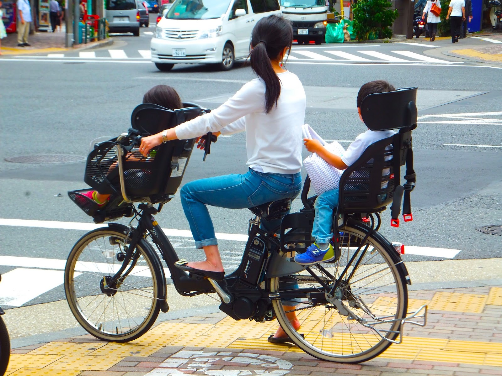 bicycle for mom and baby