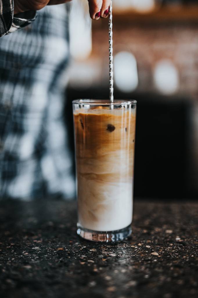 Iced chai au lait