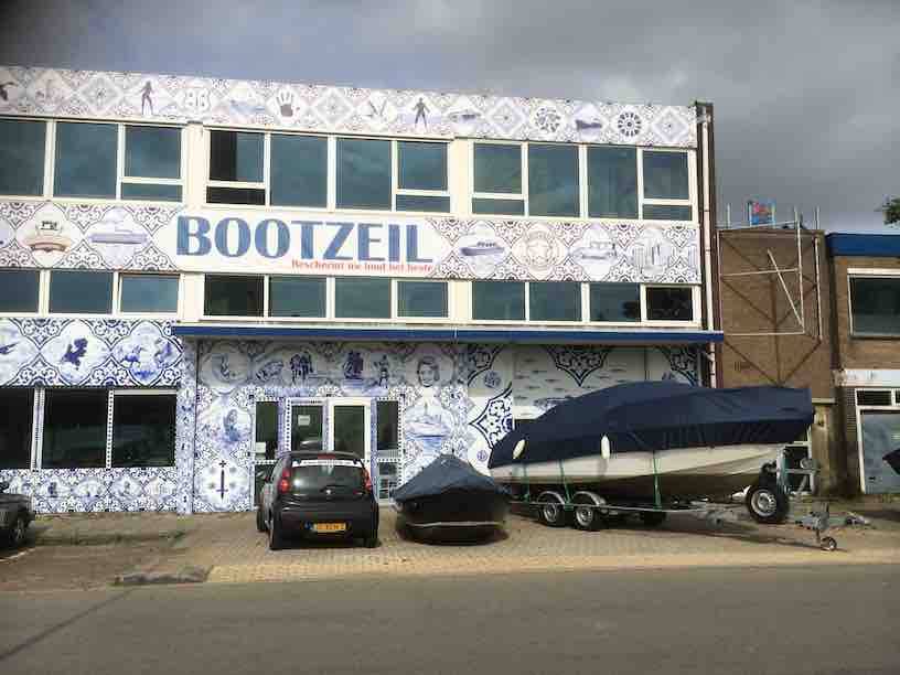 Het installeren van uw dekzeil