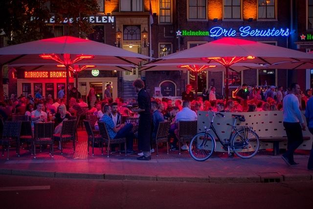 Het terras gaat weer open
