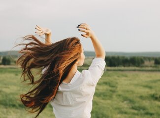 Vitamines voor haar: waarom een goede shampoo niet voldoende is voor gezond haar